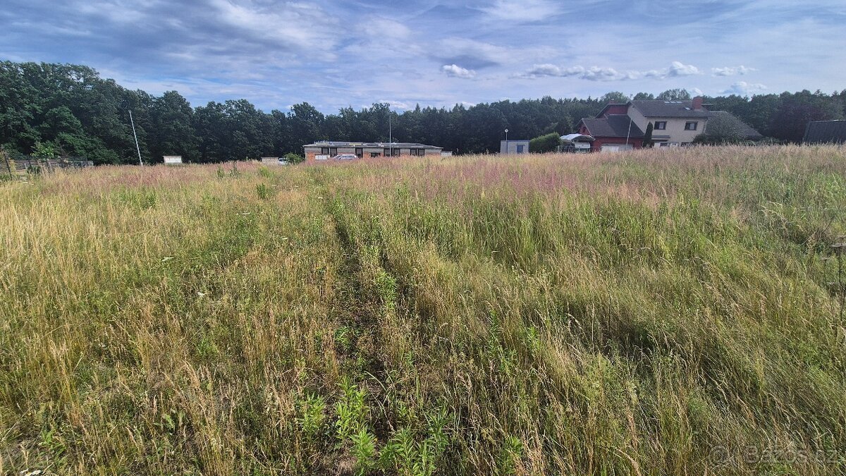 Prodej stavebního pozemku 2 025 m² – Unhošť, část Nouzov