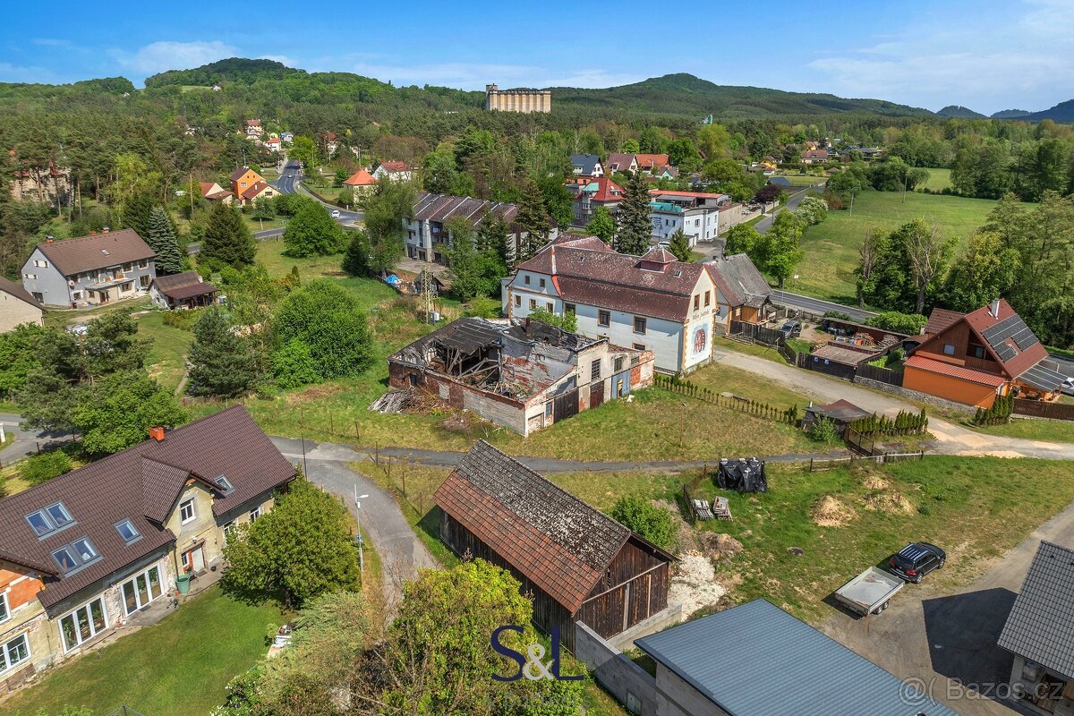 Prodej stavebního pozemku 2 111 m², Jestřebí - možnost výsta