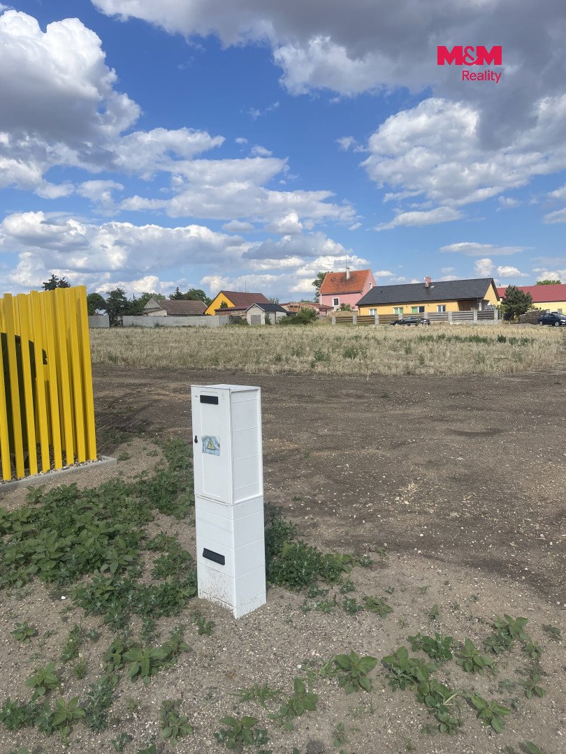 Prodej dvou pozemků k bydlení, 2167 m², Hrušovany