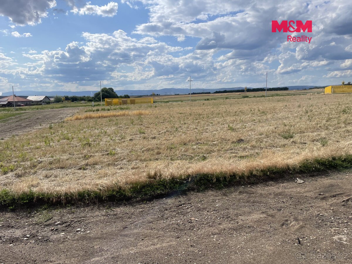 Prodej dvou pozemků k bydlení, 2167 m², Hrušovany