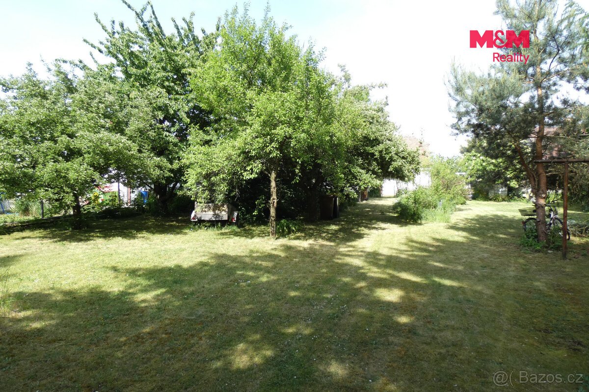 Prodej pozemku k bydlení, 831 m², Nové Dvory