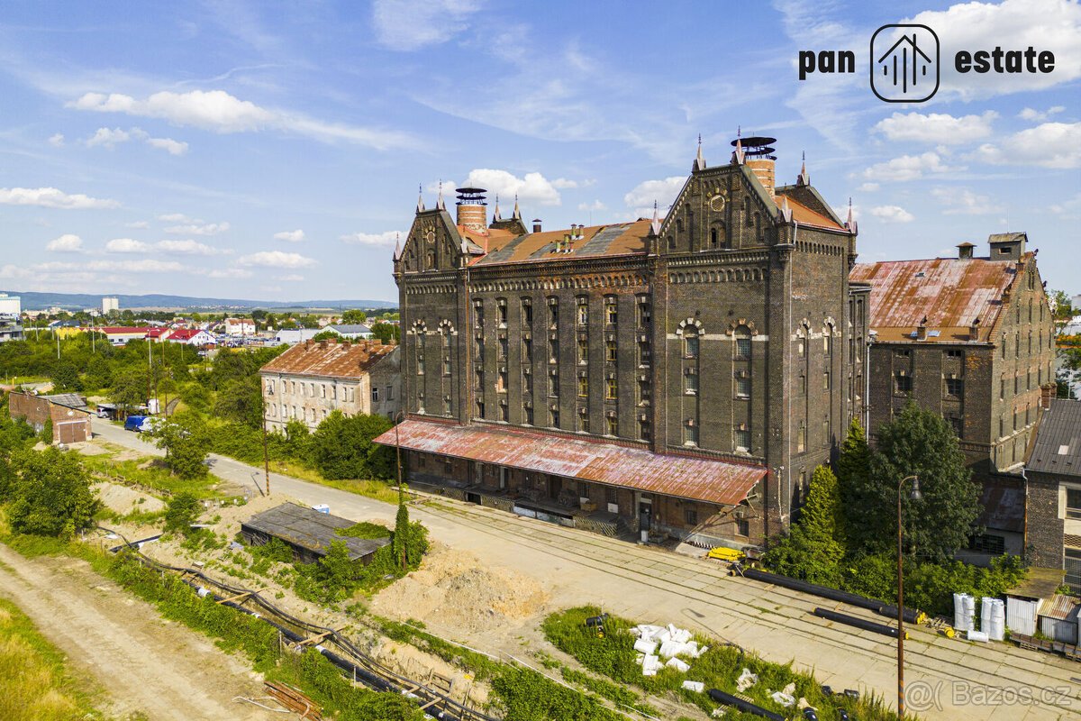 Rozsáhlý průmyslový areál v Olomouci - komerční pozemek