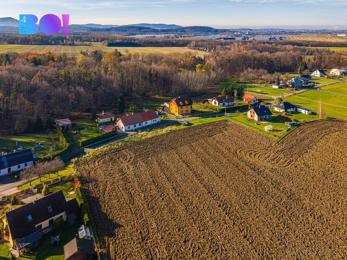 Stavební pozemek 930 m², Bukovice u Dobratic, sítě na hranic