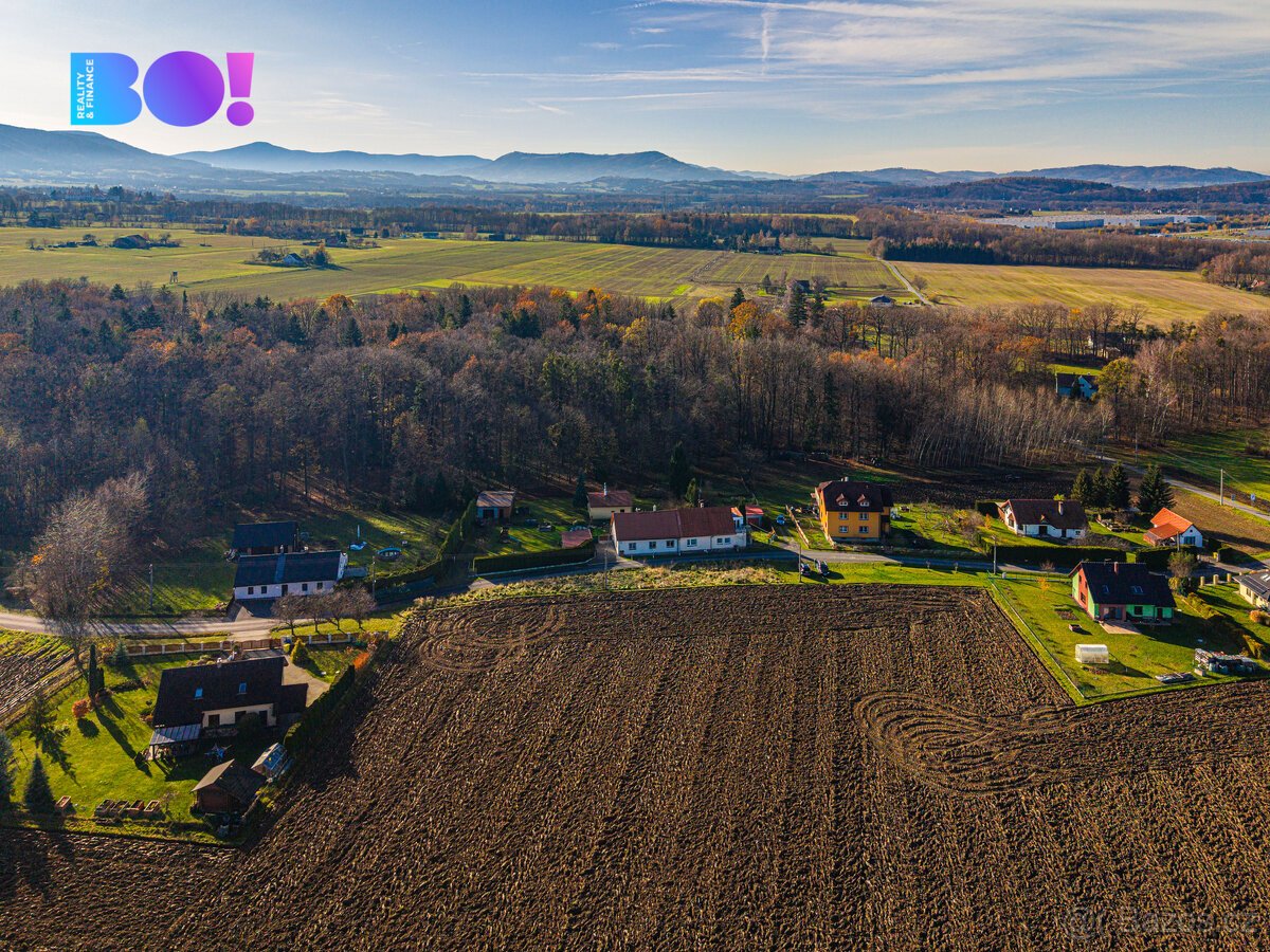 Stavební pozemek 930 m², Bukovice u Dobratic, sítě na hranic