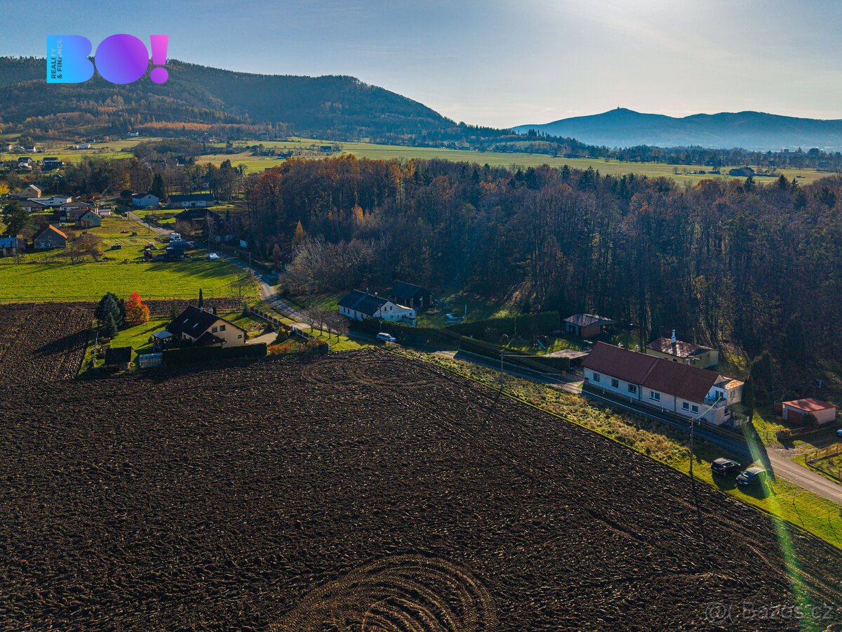 Stavební pozemek 930 m², Bukovice u Dobratic, sítě na hranic