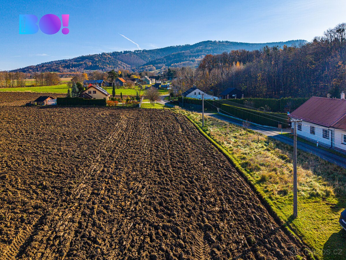 Stavební pozemek 930 m², Bukovice u Dobratic, sítě na hranic