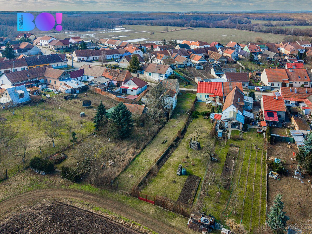 Prodej stavebního pozemku 521 m², ul. Zadní, Pouzdřany, okre