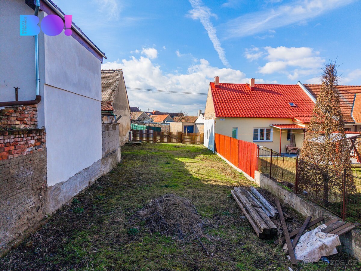 Prodej stavebního pozemku 521 m², ul. Zadní, Pouzdřany, okre