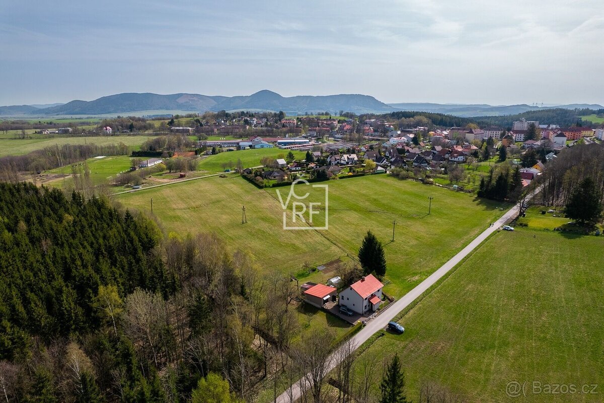 Prodej pozemku o výměře 1003 m2 určeného k výstavbě v obci Ž