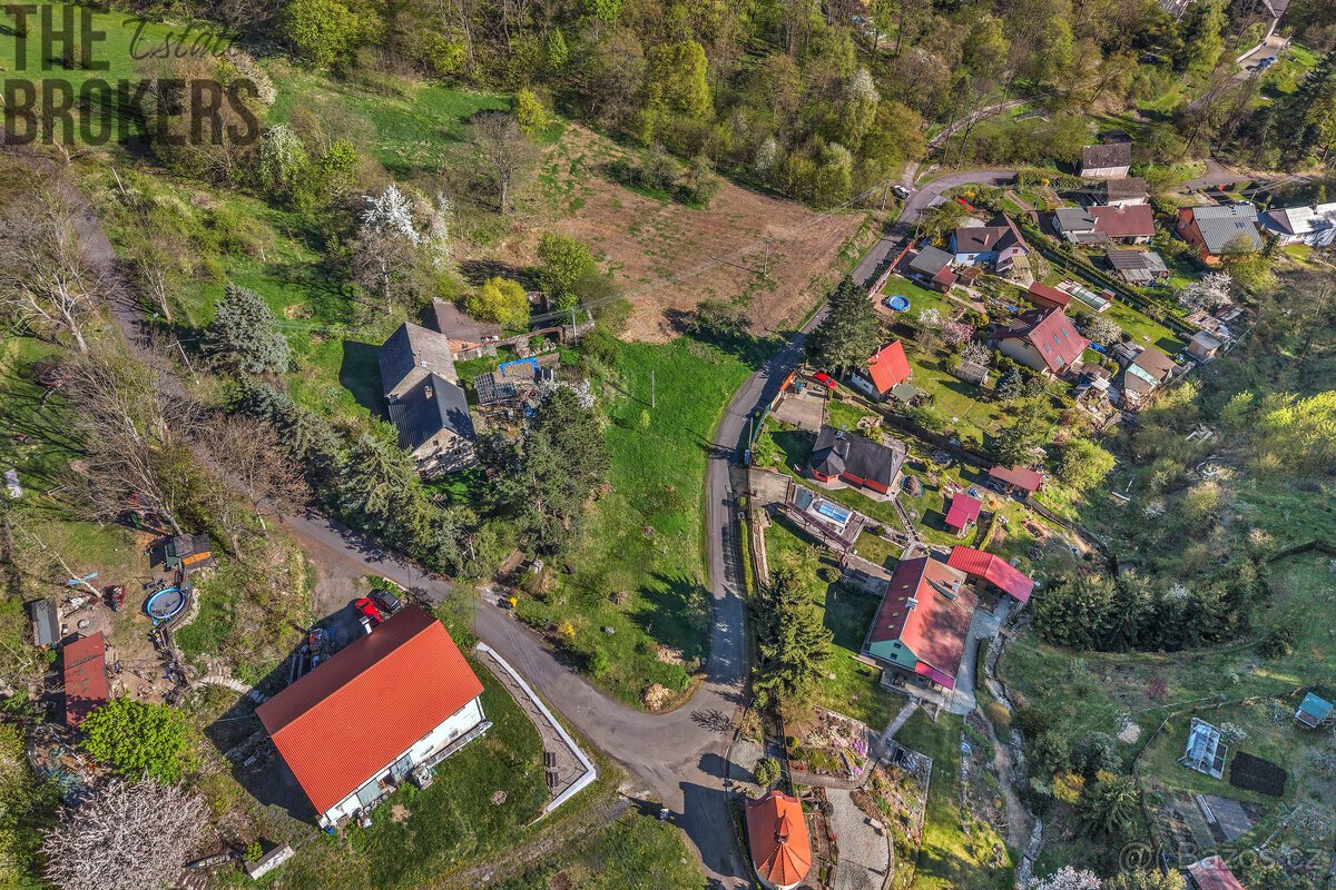 Prodej pozemku k bydlení, 1272 m2, Chuderovec
