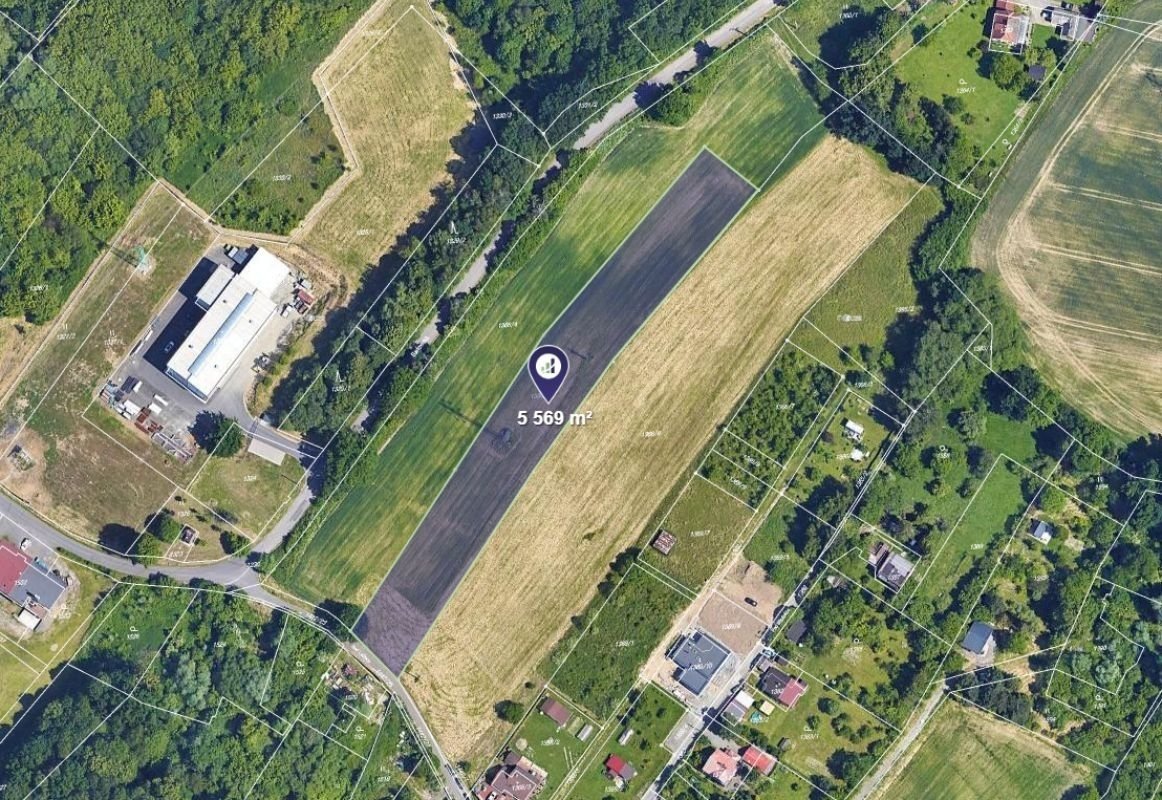 Prodej podílu 5/6 pole 4 641 m², Ostrava