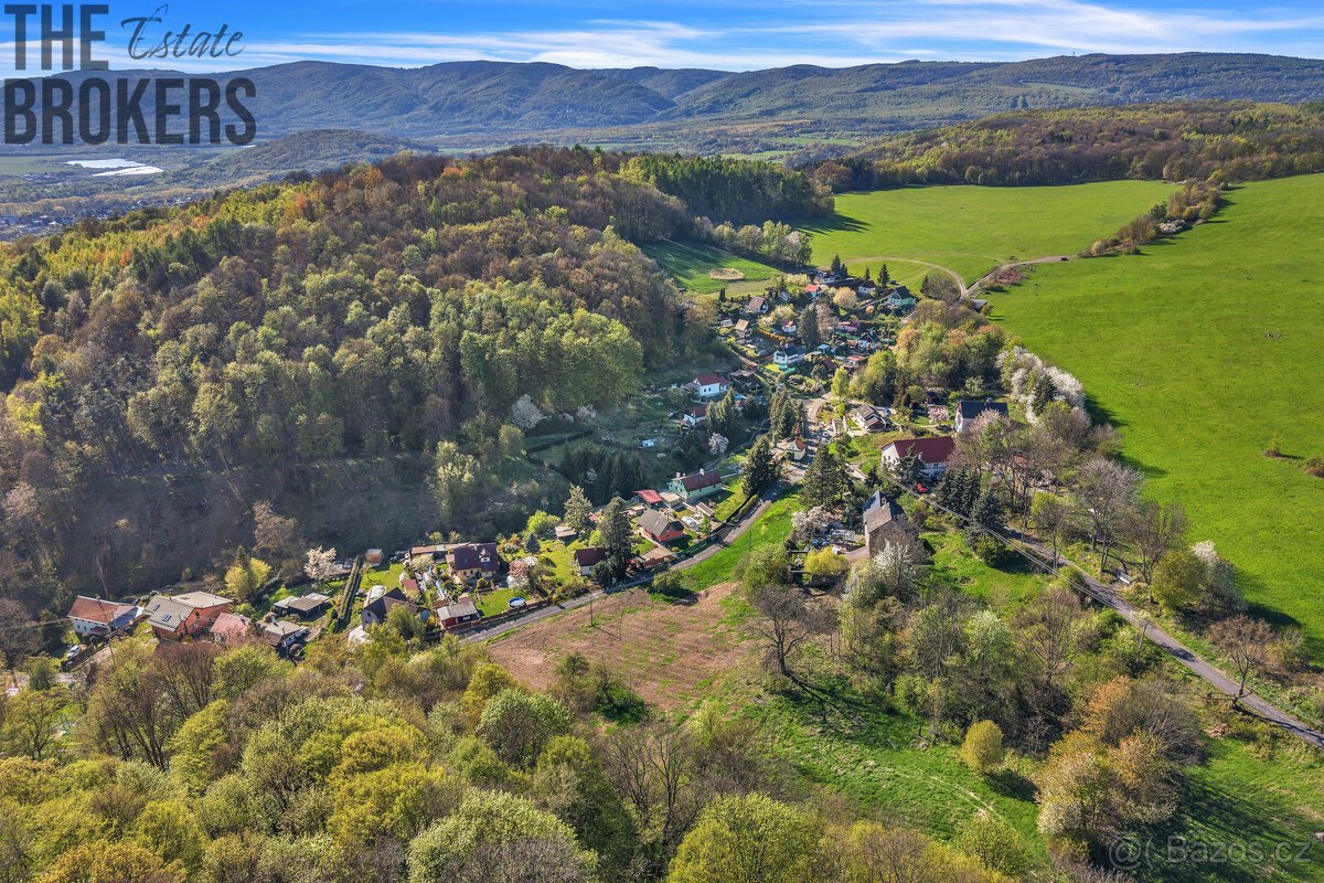 Prodej pozemku k bydlení, 1718 m2, Chuderovec