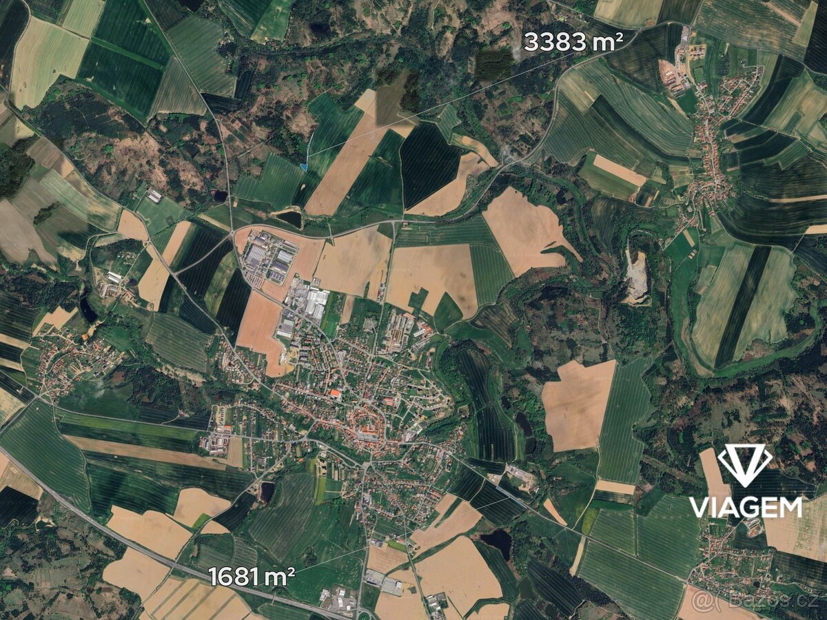 Pole 2 604 m²