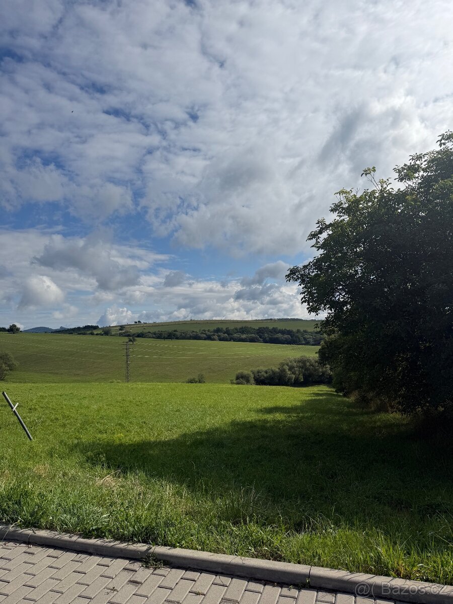 Prodej pozemků Valašské Klobouky 1647m2