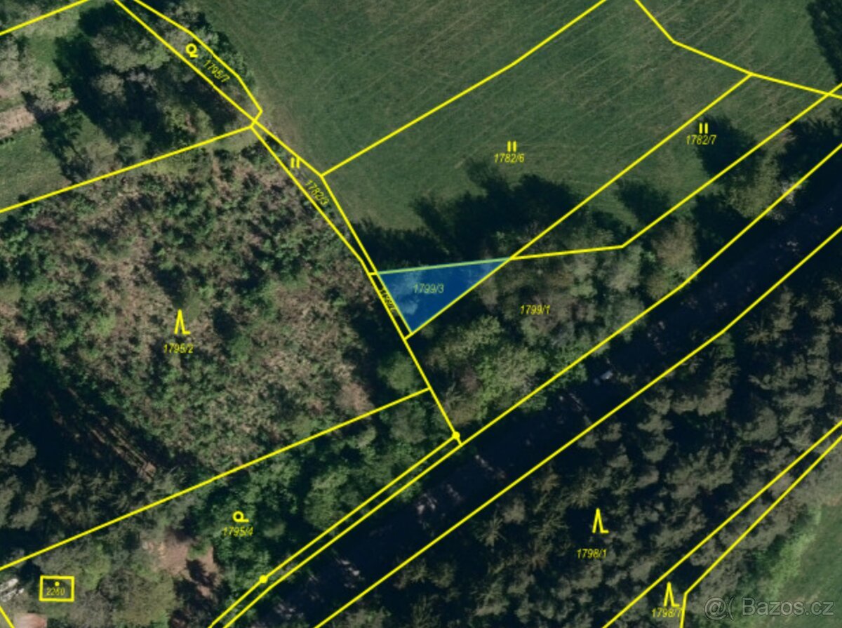 Prodej pozemků Valašské Klobouky 4038m2
