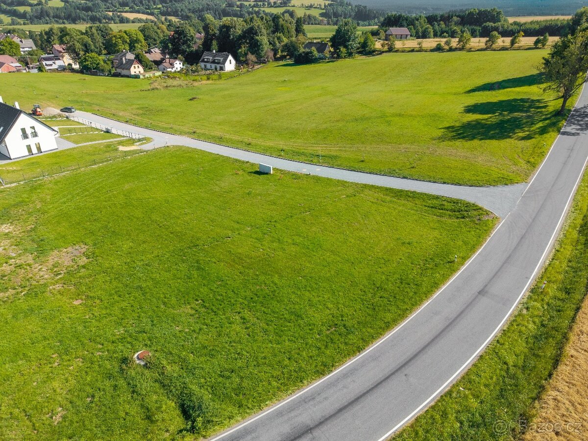 Stavební parcela - pozemek 940 m² Sněžné, Vysočina
