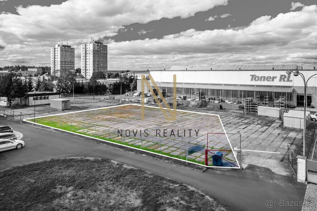 Pronájem zpevněné parkovací - skladovací plochy 1 500 m² – P