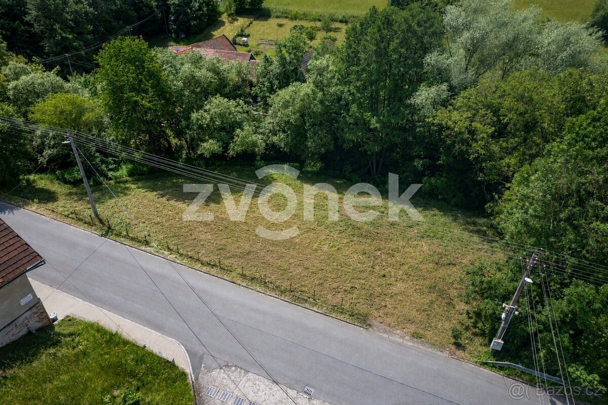 Prodej stavebního pozemku 892 m², Ublo, ev.č. ZL04888