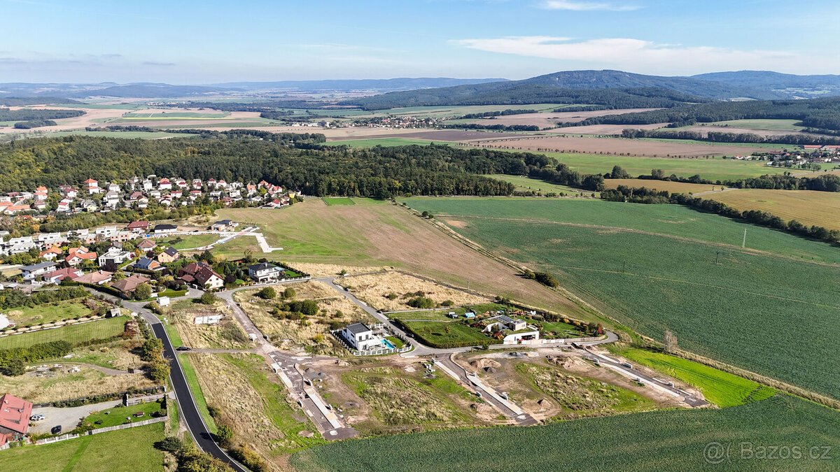 Stavební pozemky 758–1 099 m² s výhledem na Brdy; Hořovice