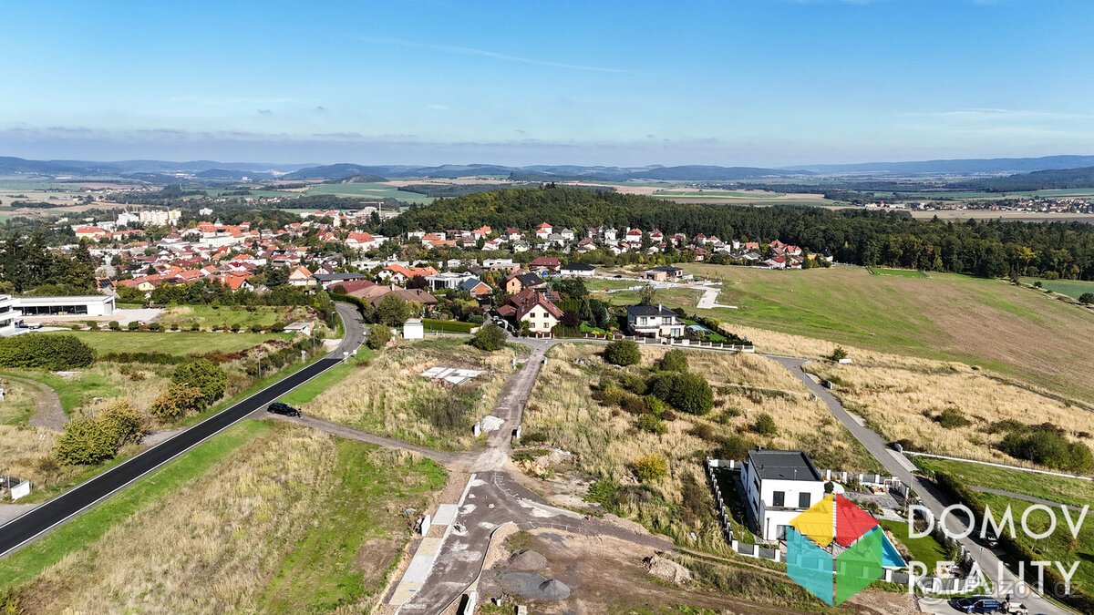 Stavební pozemky 758–1 099 m² s výhledem na Brdy; Hořovice