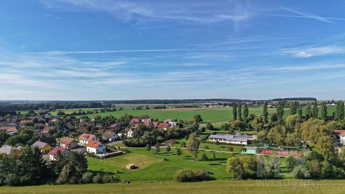Prodej stavebního pozemku 999 m² – obec Sadová