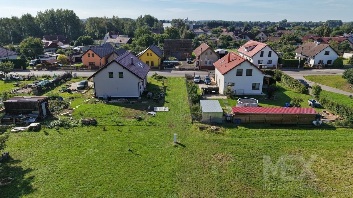 Prodej stavebního pozemku 999 m² – obec Sadová