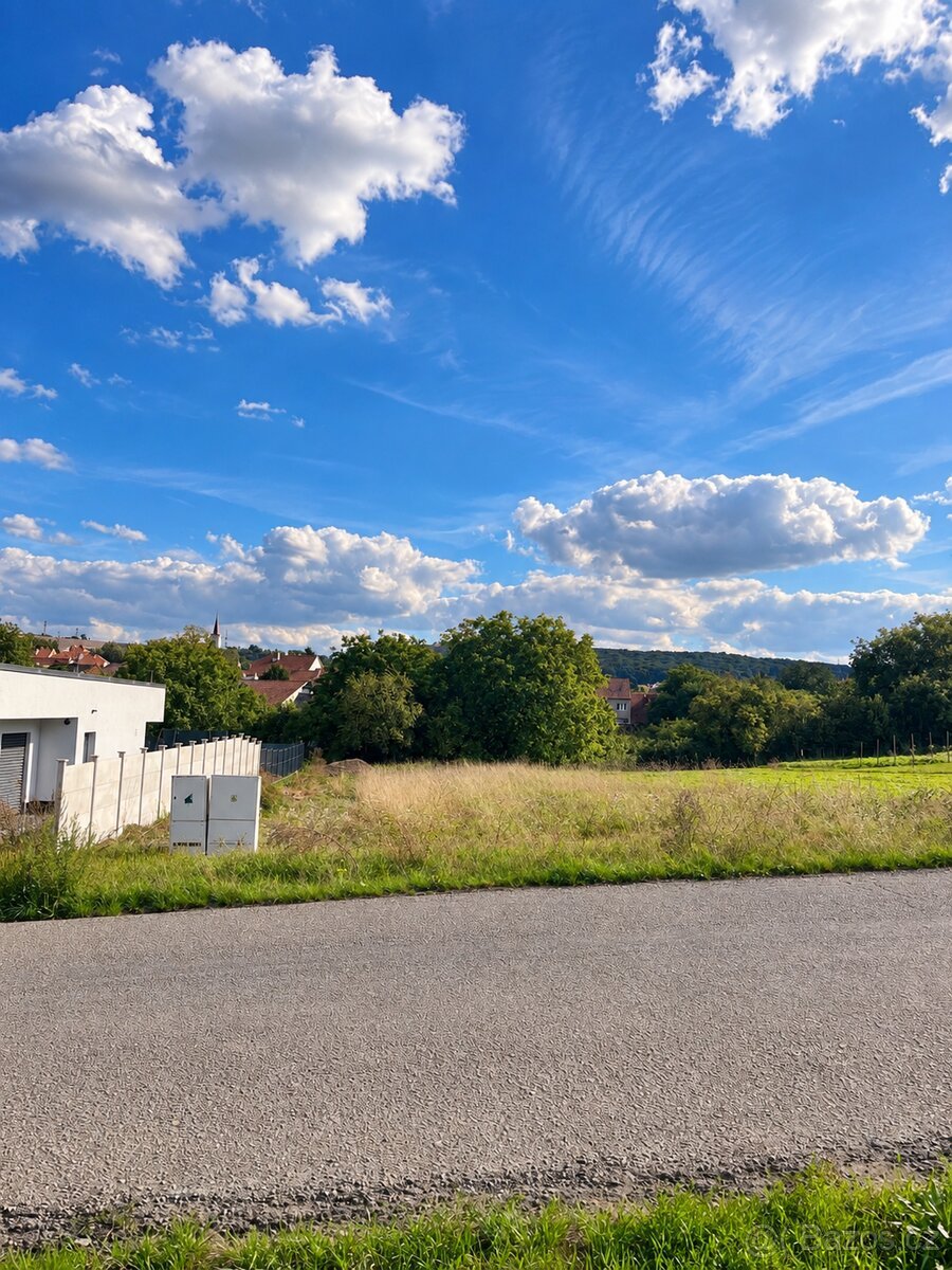 STAVEBNÍ POZEMEK 787 m² – DRAŽOVICE, okr. VYŠKOV