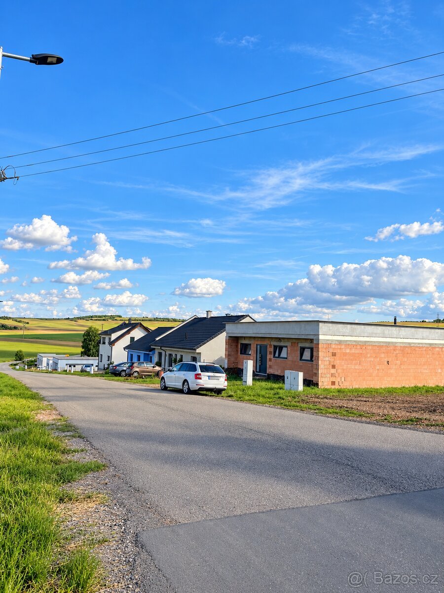 STAVEBNÍ POZEMEK 787 m² – DRAŽOVICE, okr. VYŠKOV