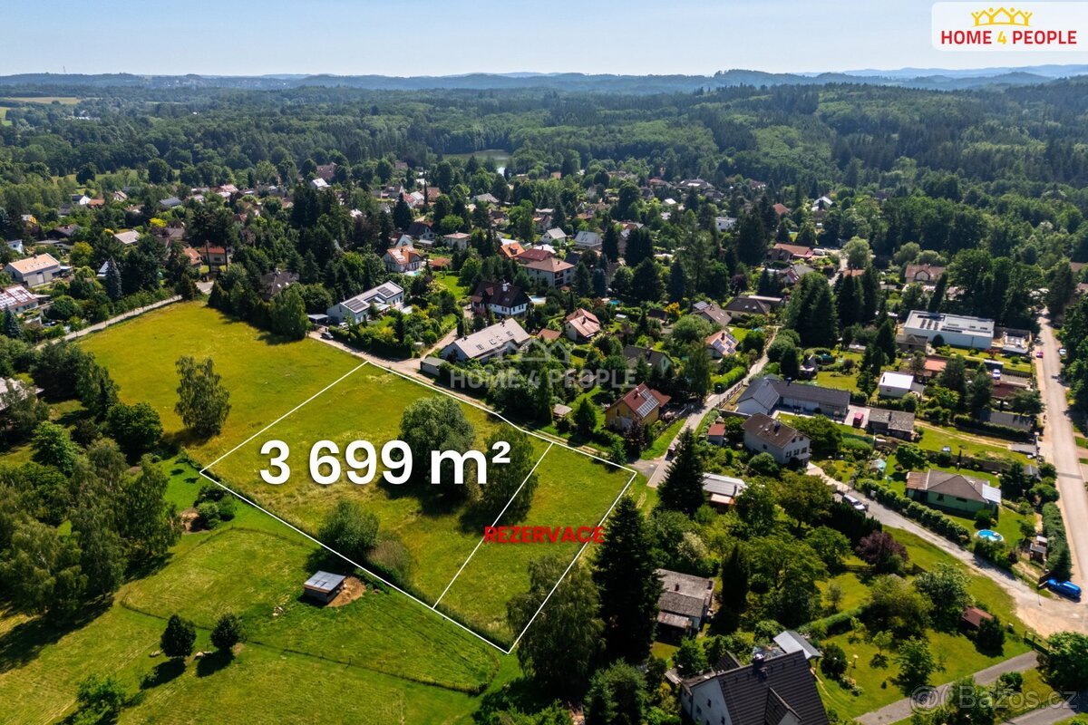 Prodej stavebního pozemku 3699 m2, Kamenice u Prahy