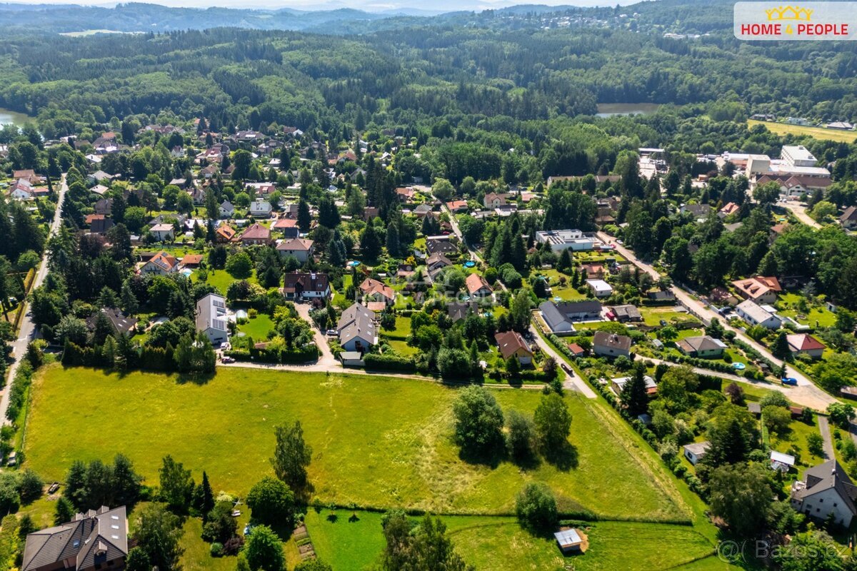 Prodej stavebního pozemku 2466 m2, Kamenice u Prahy