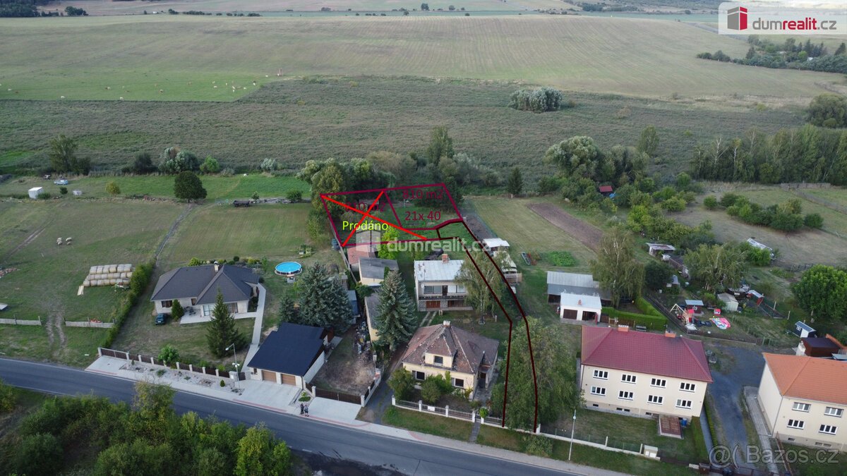 Prodej stavebního pozemku 810 m2 - Vroutek