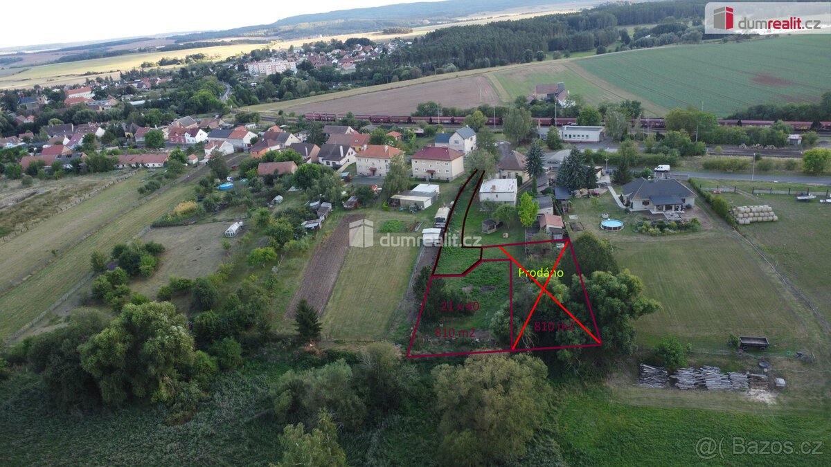 Prodej stavebního pozemku 810 m2 - Vroutek