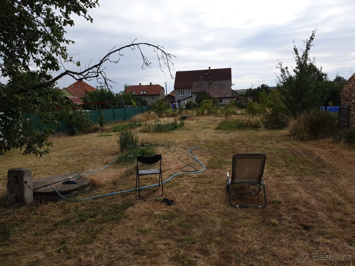 Prodej pozemku 1004 m2 - Čečelice, okr. Mělník, všechny sítě