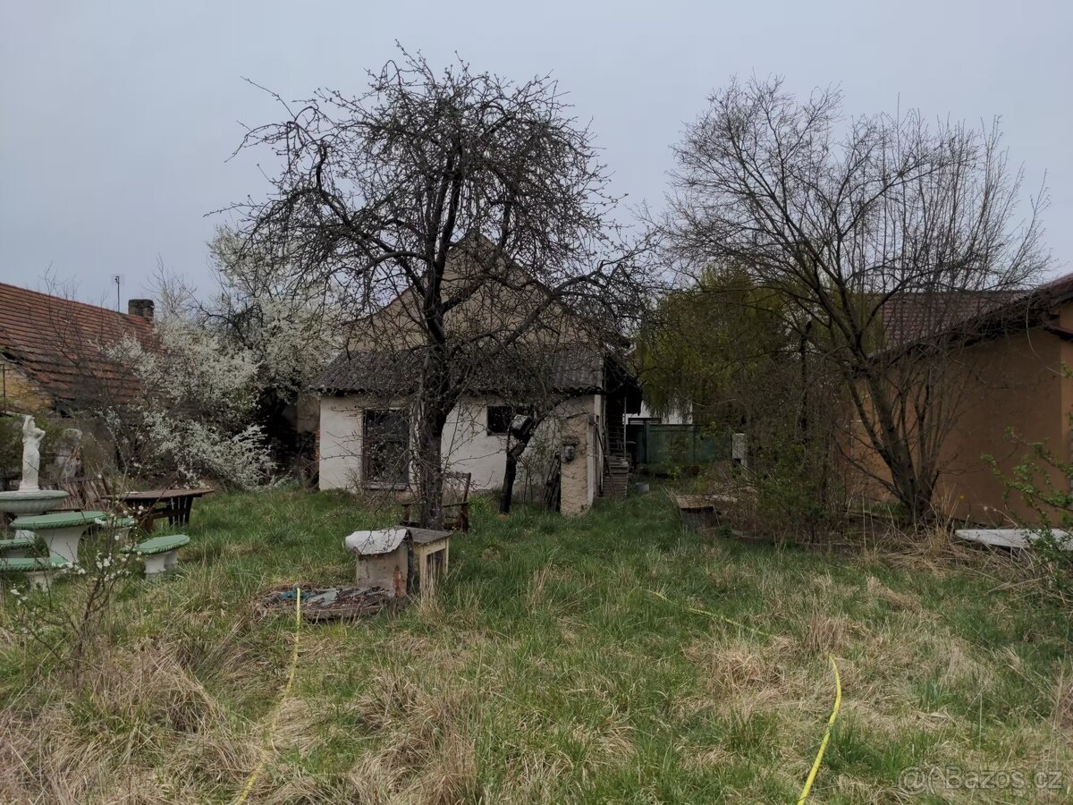 Prodej pozemku 1004 m2 - Čečelice, okr. Mělník, všechny sítě
