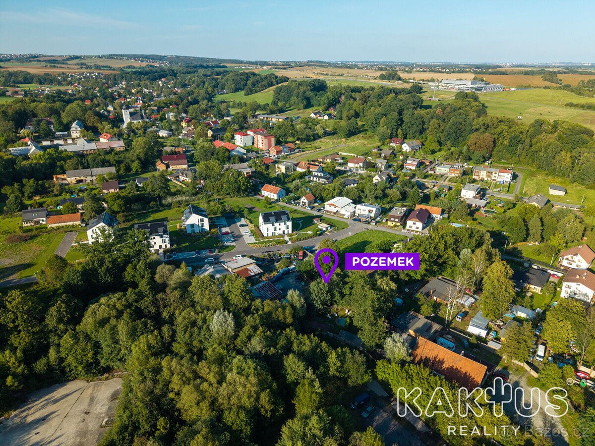 Exkluzivní stavební pozemek s perfektní dostupností do Ostra