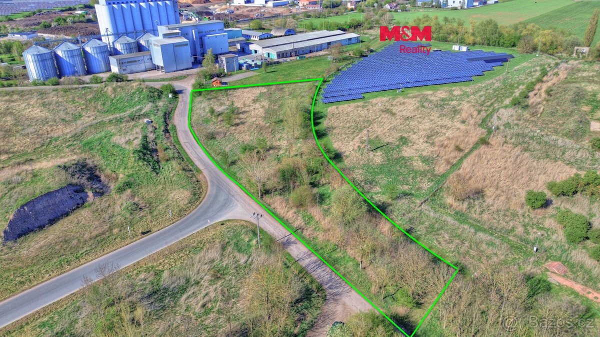 Prodej komerčního pozemku 5275 m2 ve Smiřicích