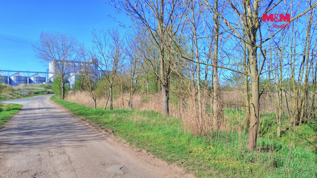 Prodej komerčního pozemku 5275 m2 ve Smiřicích
