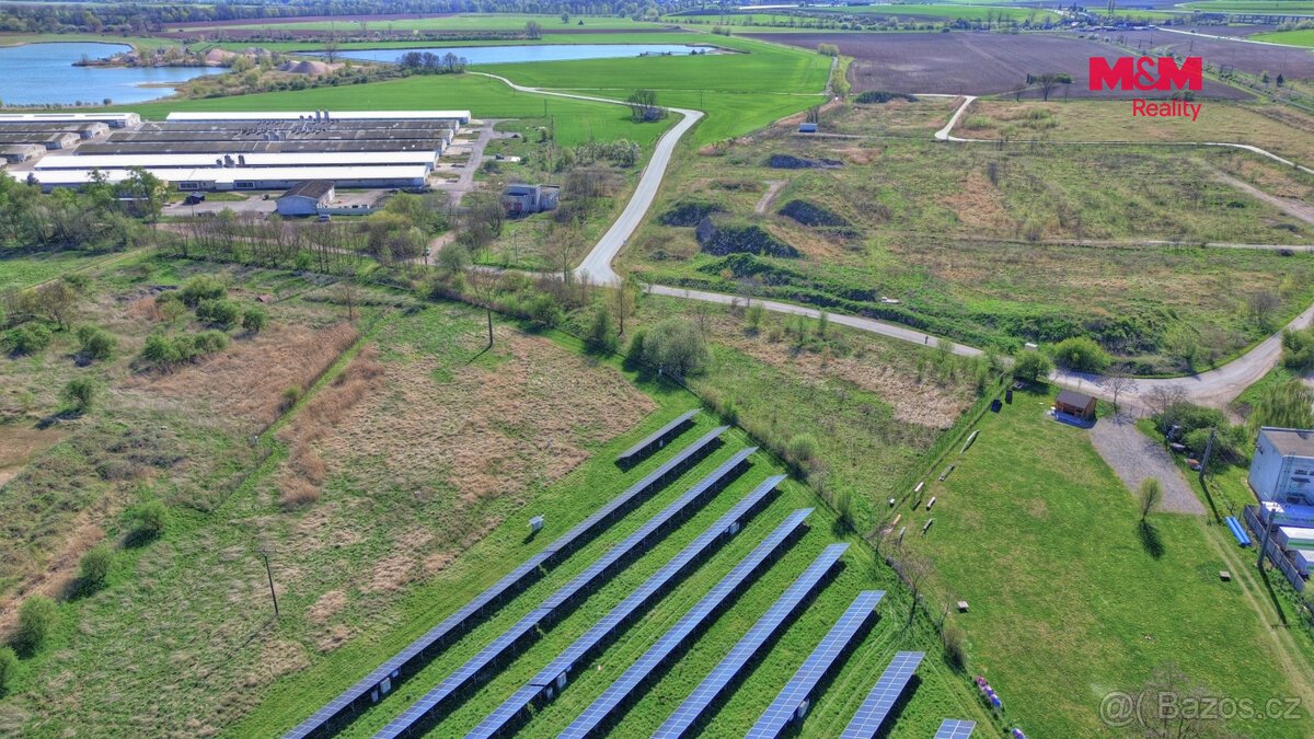 Prodej komerčního pozemku 5275 m2 ve Smiřicích