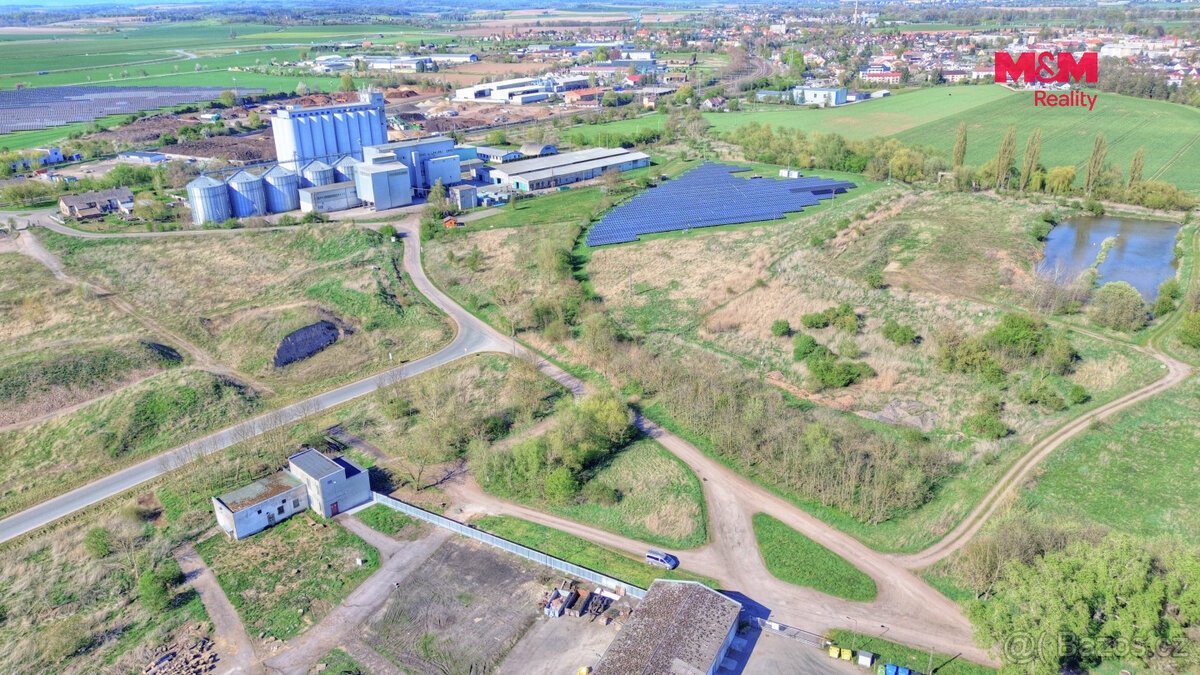 Prodej komerčního pozemku 5275 m2 ve Smiřicích