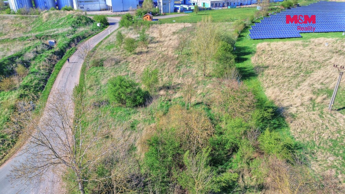 Prodej komerčního pozemku 5275 m2 ve Smiřicích