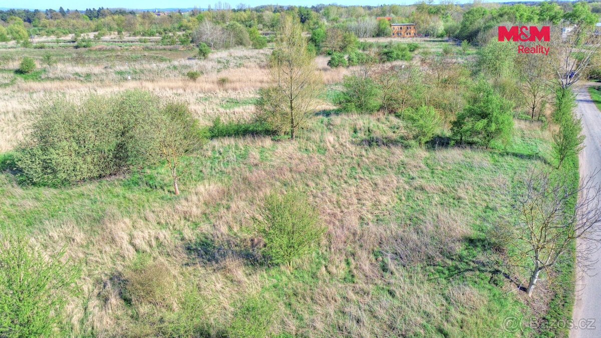 Prodej komerčního pozemku 5275 m2 ve Smiřicích