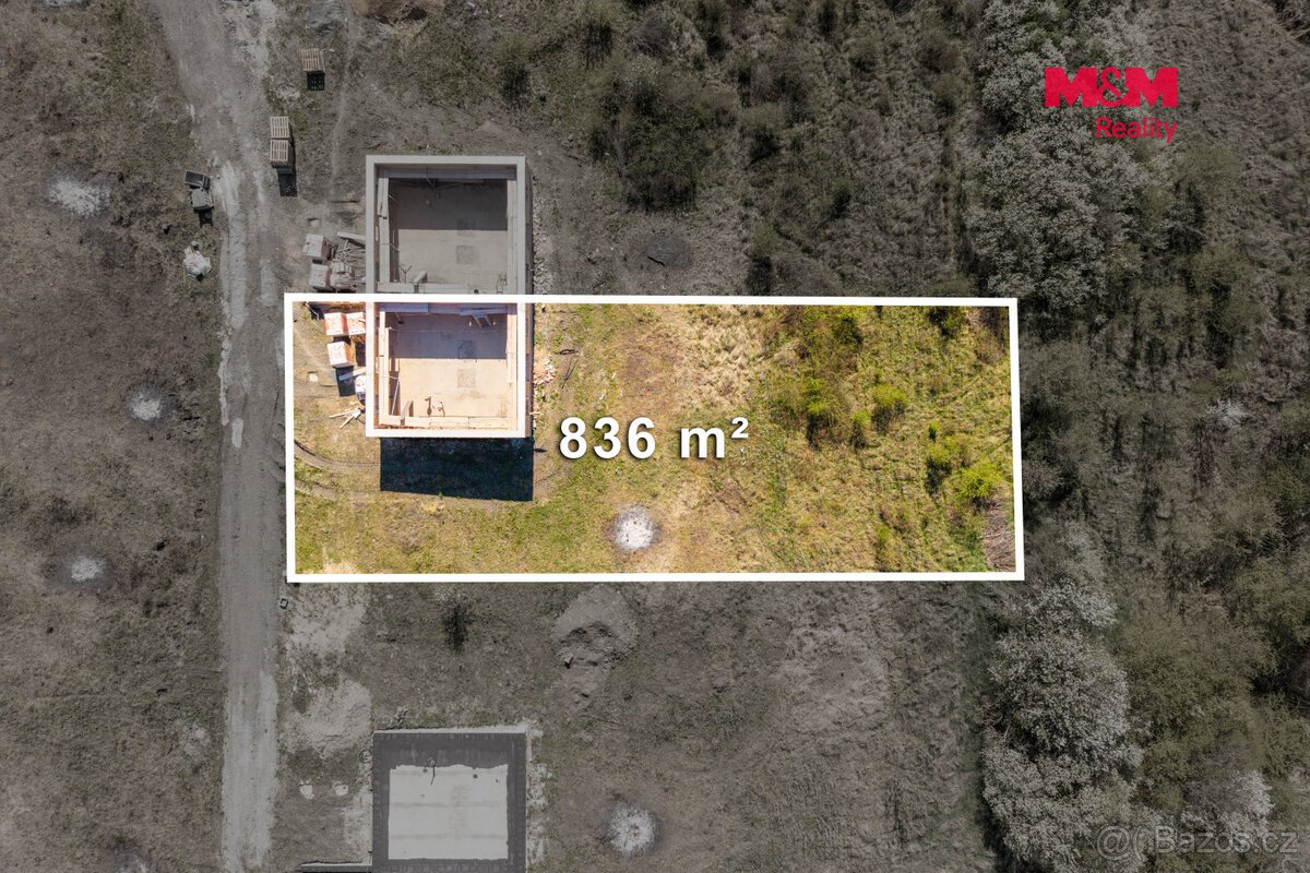 Prodej pozemku s hrubou stavbou k bydlení, 836 m², Hrušovany