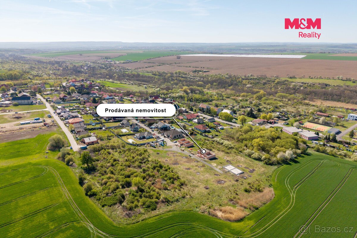 Prodej pozemku s hrubou stavbou k bydlení, 831 m², Hrušovany