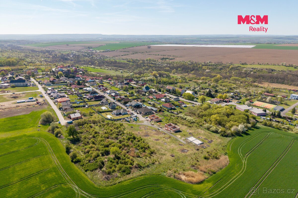 Prodej pozemku s hrubou stavbou k bydlení, 831 m², Hrušovany