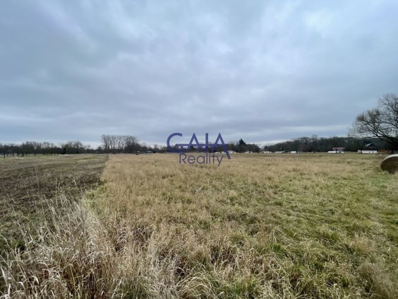 Veselí nad Moravou - Pozemek u Baťova kanálu - 3405m2
