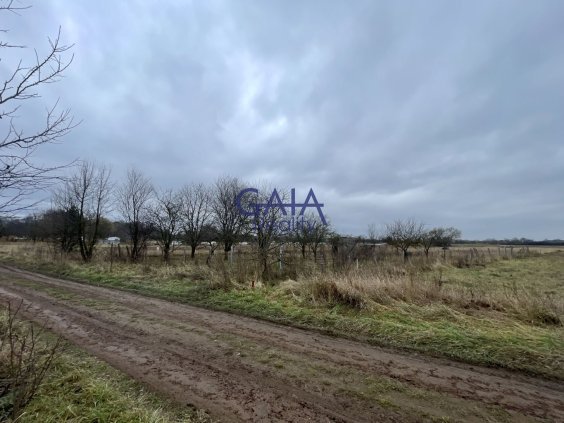 Veselí nad Moravou - Pozemek u Baťova kanálu - 3405m2