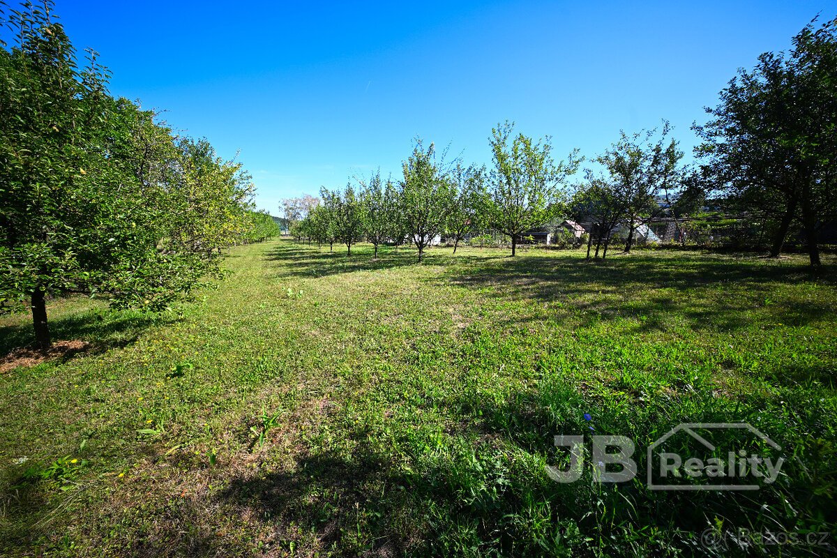 Prodej stavebního pozemku 2268 m2 v obci Korytná, Uh.Brod/UH