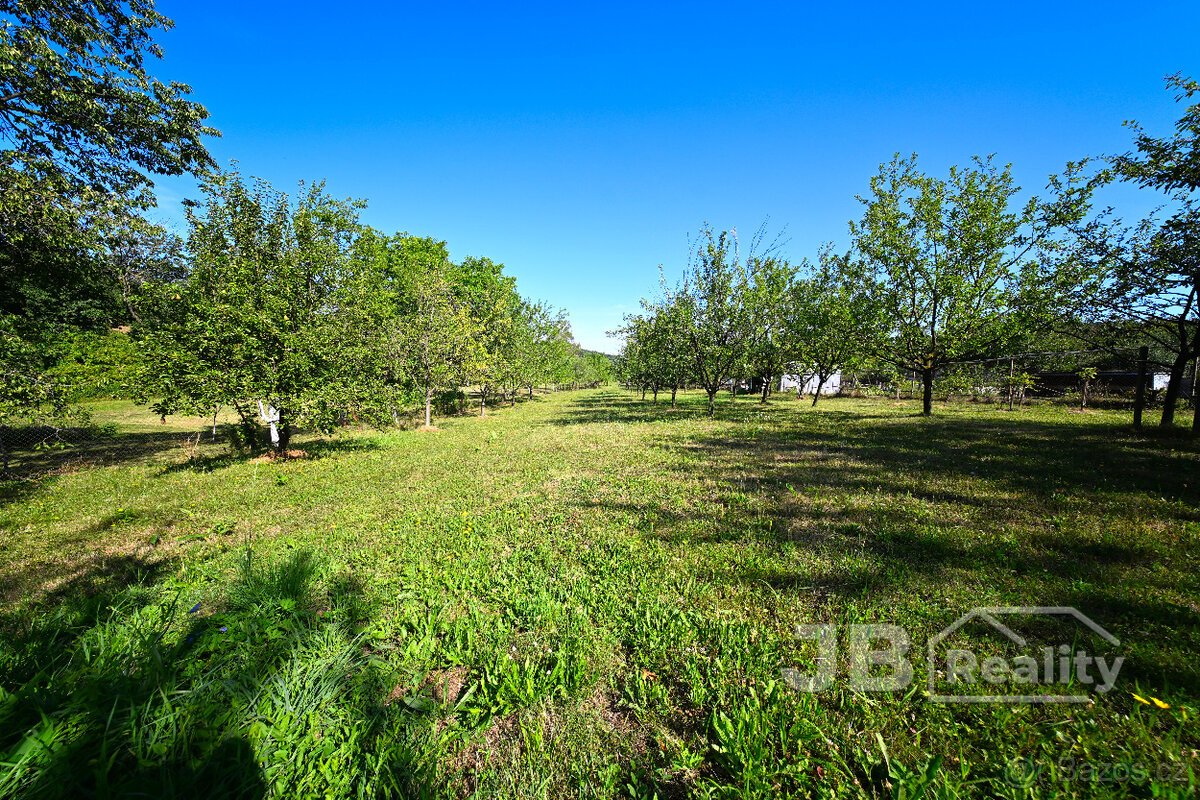 Prodej stavebního pozemku 2268 m2 v obci Korytná, Uh.Brod/UH