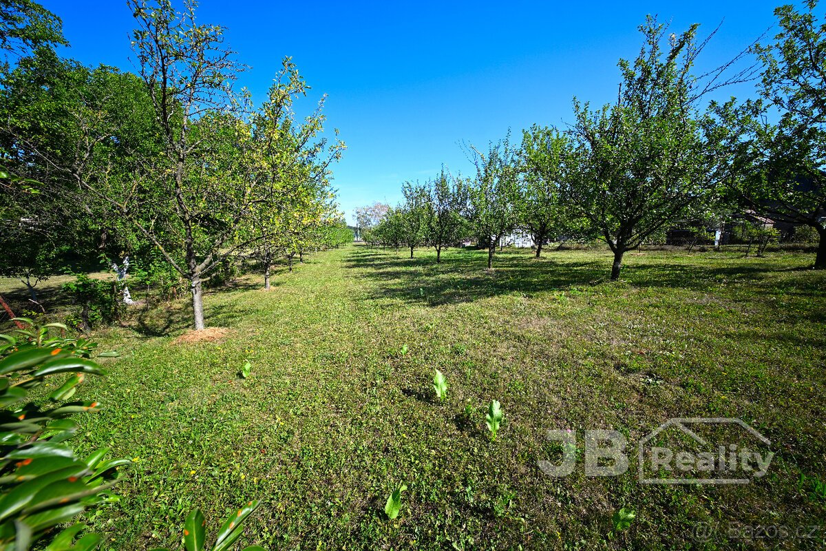 Prodej stavebního pozemku 2268 m2 v obci Korytná, Uh.Brod/UH