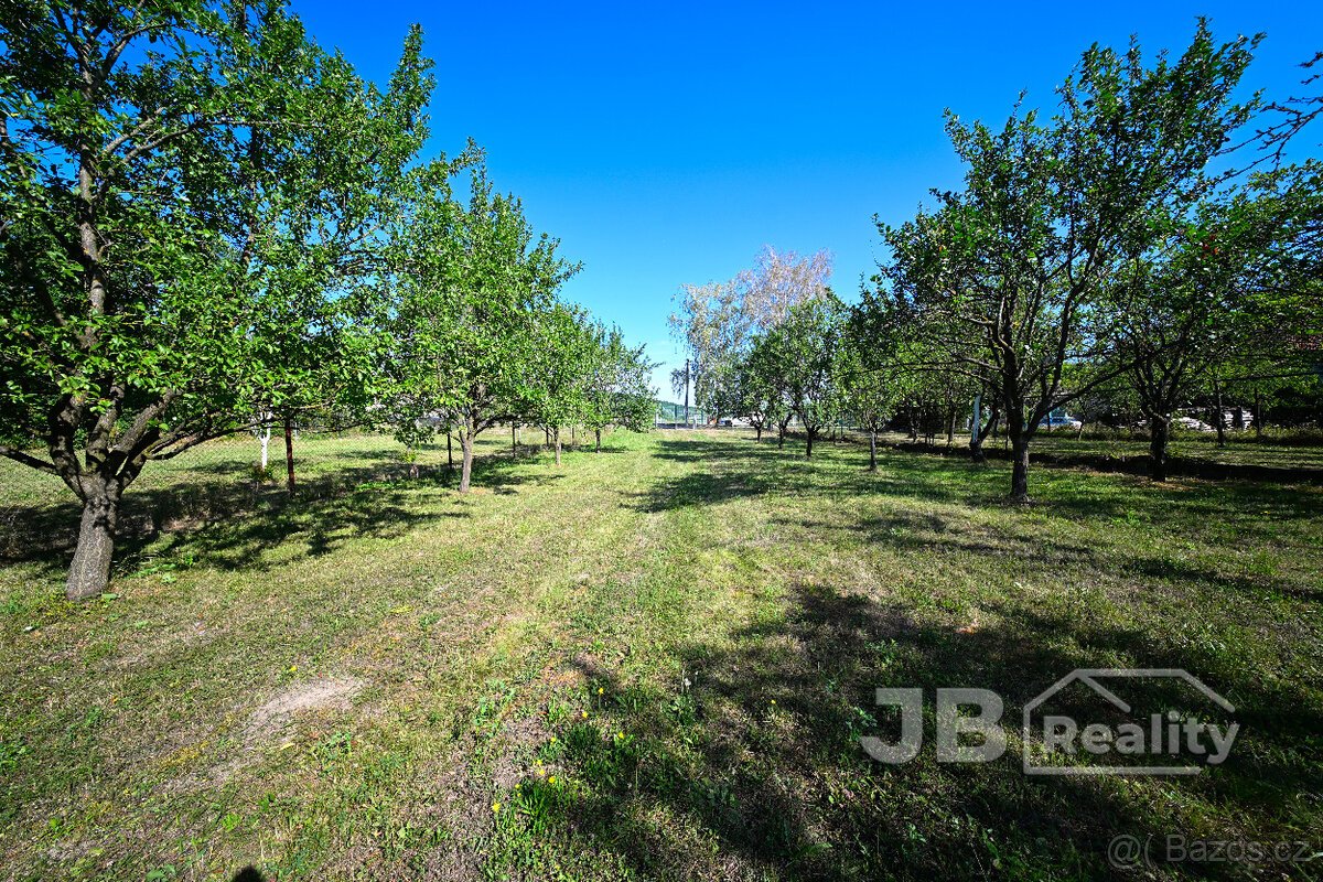 Prodej stavebního pozemku 2268 m2 v obci Korytná, Uh.Brod/UH